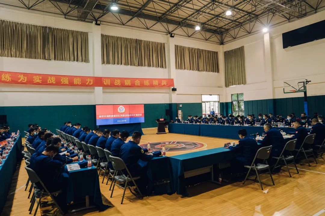 消防队伍训练_队消防训练的期待_消防队的训练