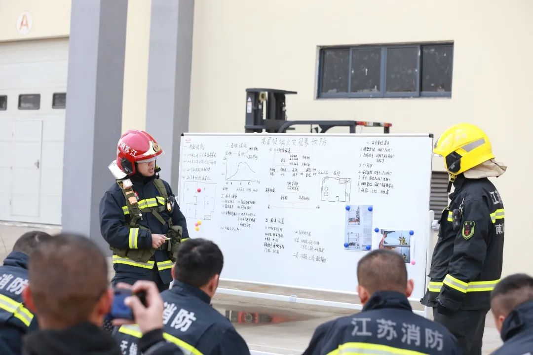 队消防训练的期待_消防队的训练_消防队伍训练