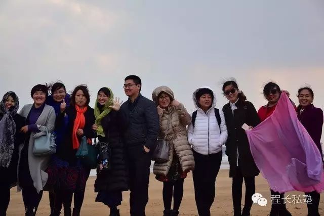 幼儿园消防楼梯扶手高度_幼儿园楼梯扶手高度_消防楼梯的扶手高度应不小于